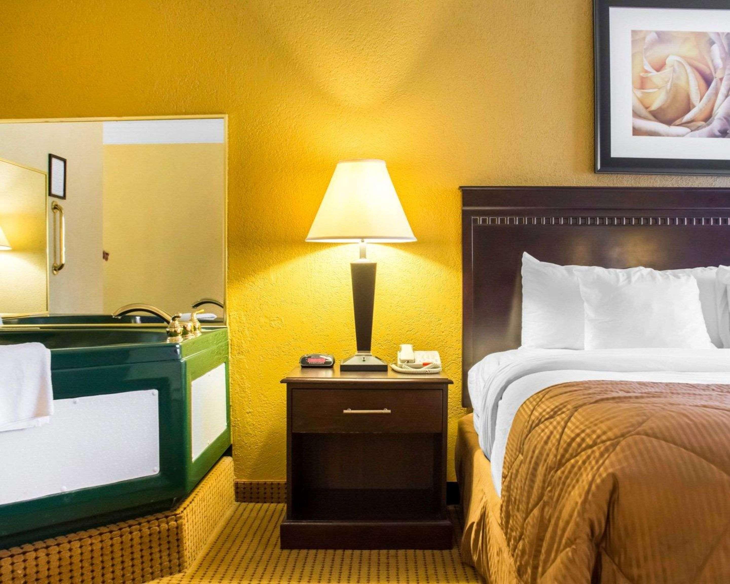 Quality Inn And Suites Fairgrounds - Syracuse Seneca Knolls Exteriör bild