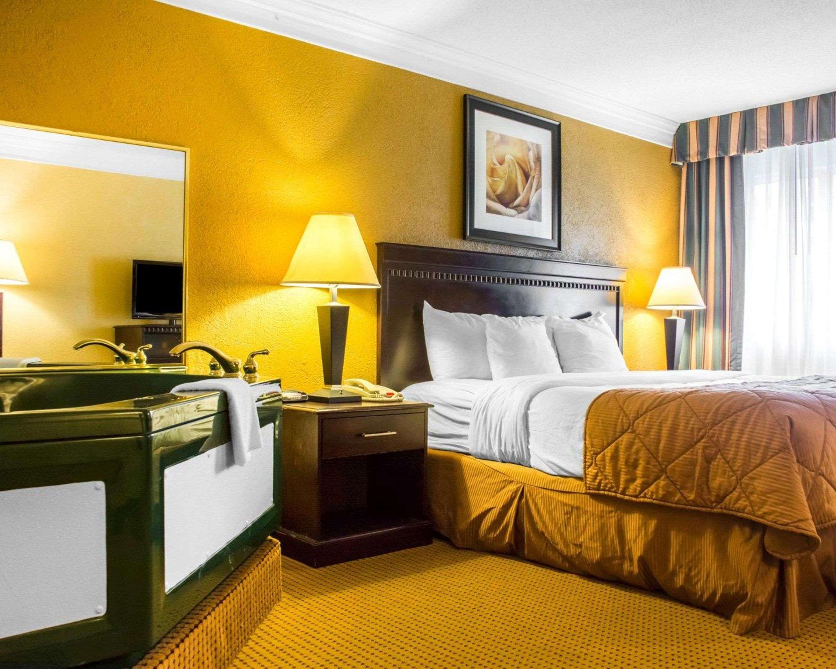 Quality Inn And Suites Fairgrounds - Syracuse Seneca Knolls Exteriör bild