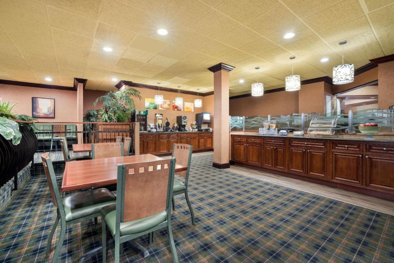 Quality Inn And Suites Fairgrounds - Syracuse Seneca Knolls Exteriör bild